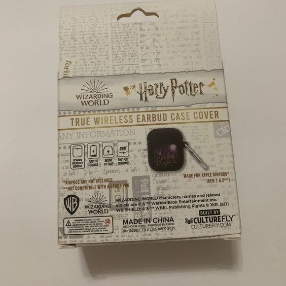 Harry Potter Airpods Case Hogwarts - Picture 3 of 3